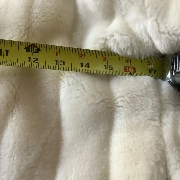 Women’s white faux fur jacket hand made hooded winter jacket size small - Picture 6 of 6